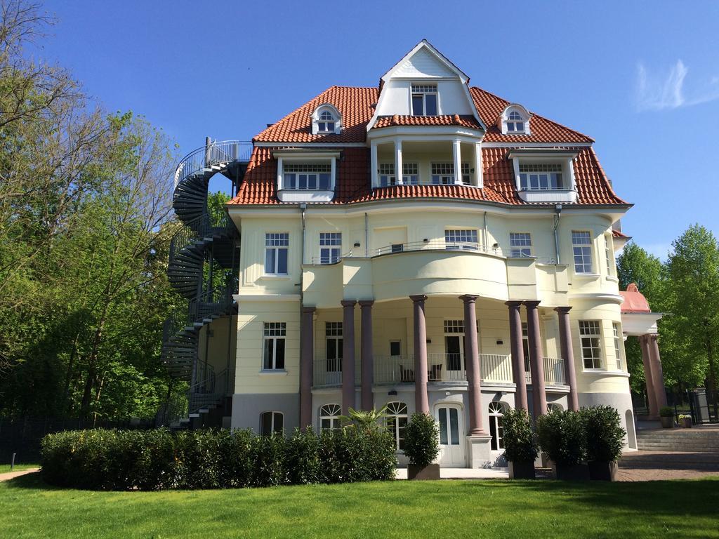 Appartements Am Kurpark Bad Pyrmont Bagian luar foto