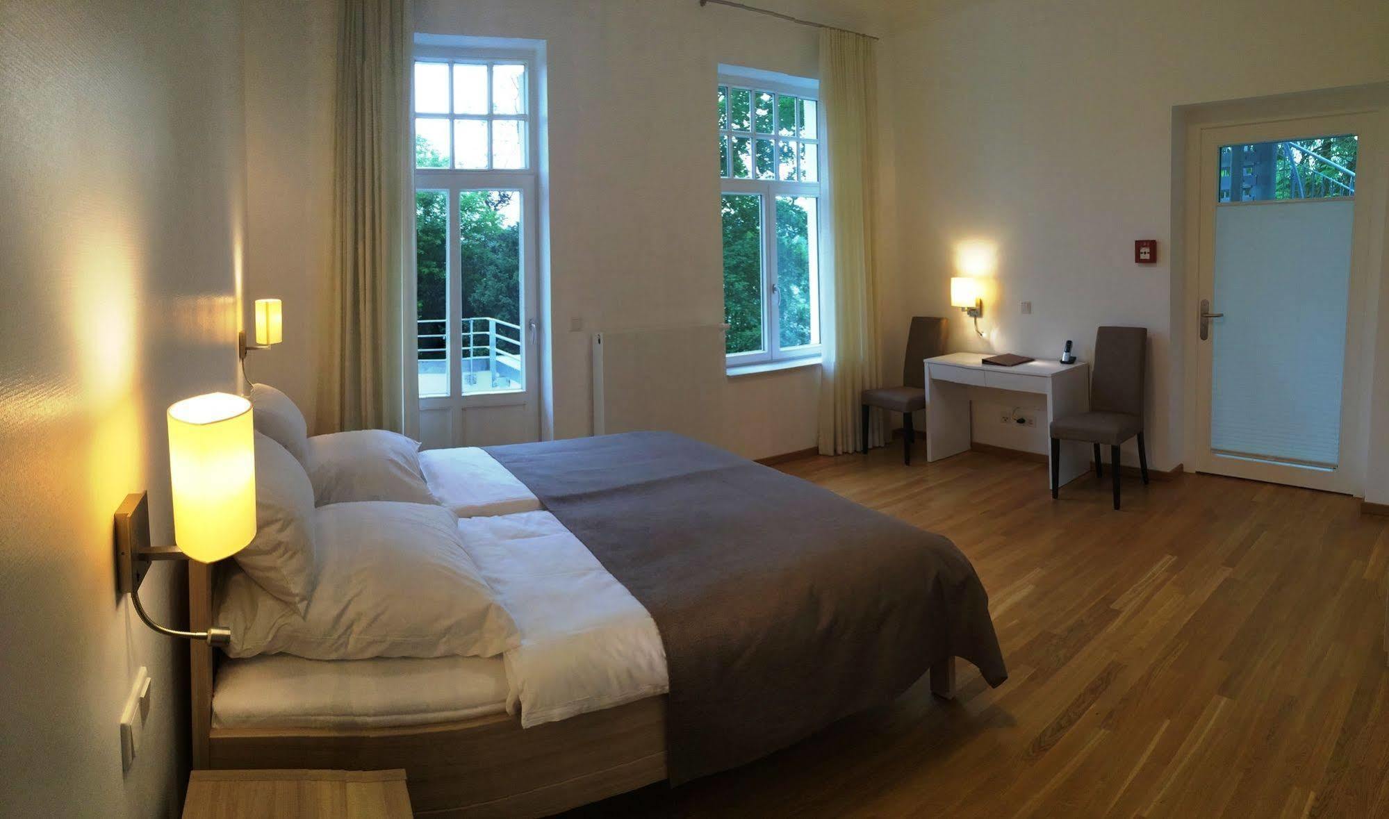Appartements Am Kurpark Bad Pyrmont Bagian luar foto