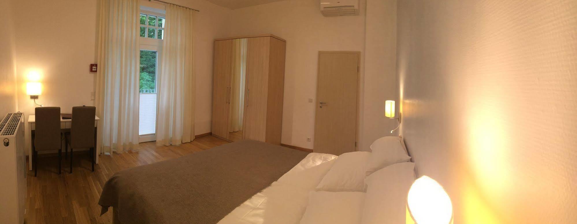 Appartements Am Kurpark Bad Pyrmont Bagian luar foto